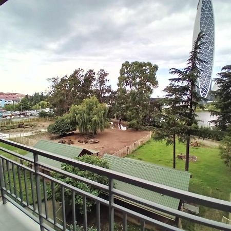 Central Park Apartment Батуми Екстериор снимка