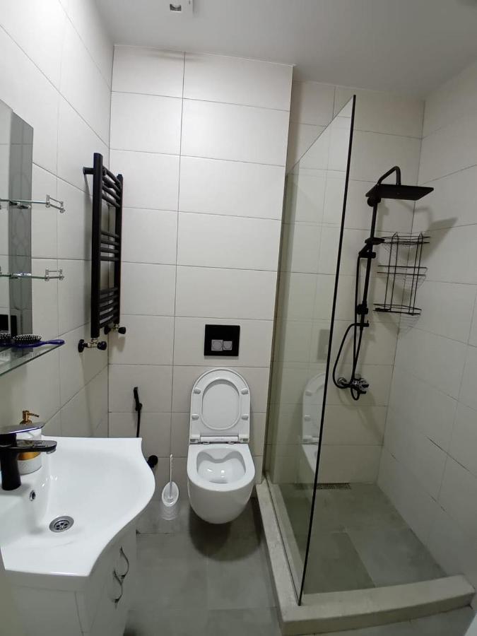Central Park Apartment Батуми Екстериор снимка